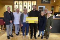 IMG_1310-Scheckuebergabe-Shop