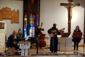 Konzert mit Pater Manuel Sandesh