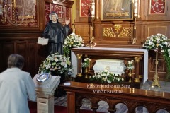 Klosterkirche-mit-Sarg-Polen-2022_17